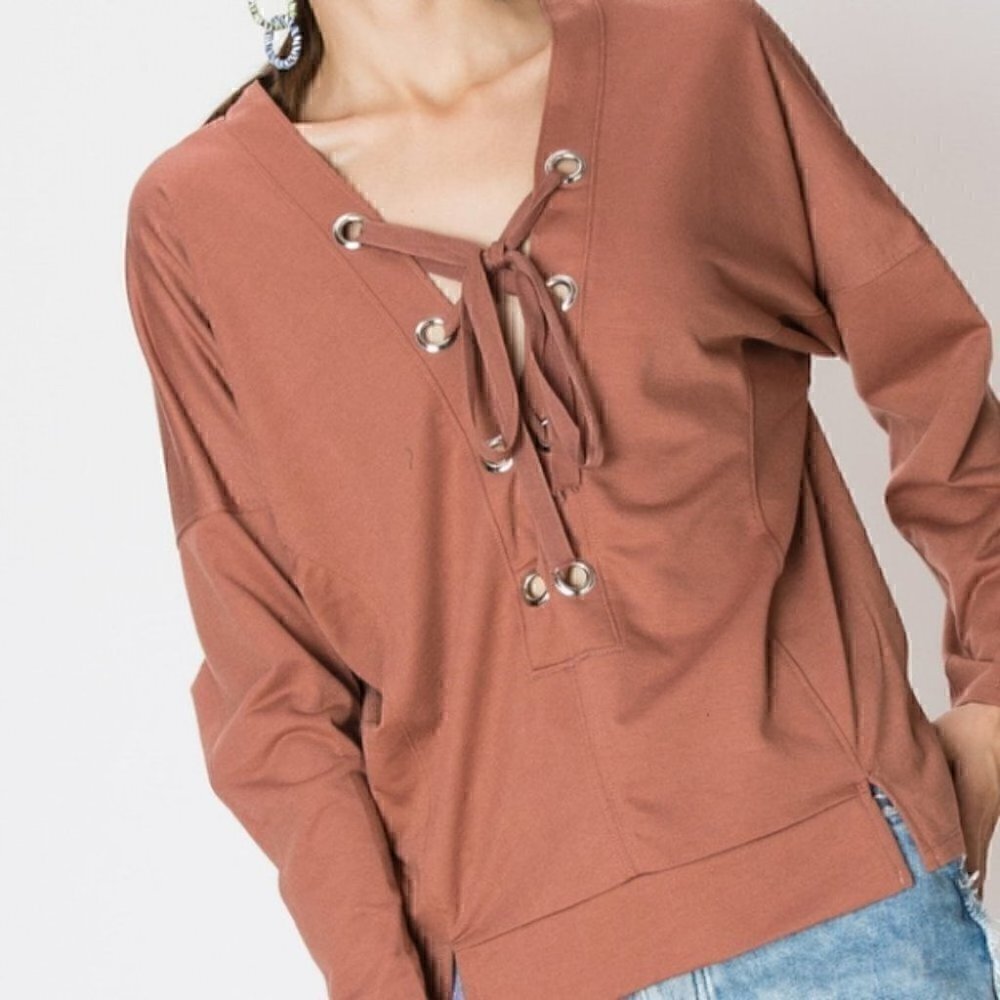 CASUAL TOP - Picture 2 of 3